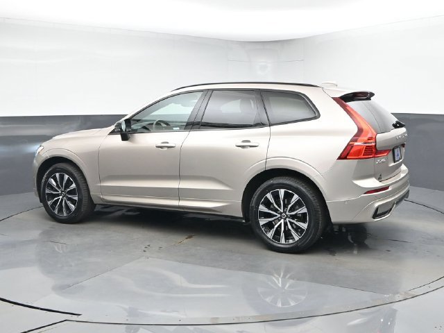 Used 2024 Volvo XC60 B5 Plus w/ Climate Package AWD/4WD image 6
