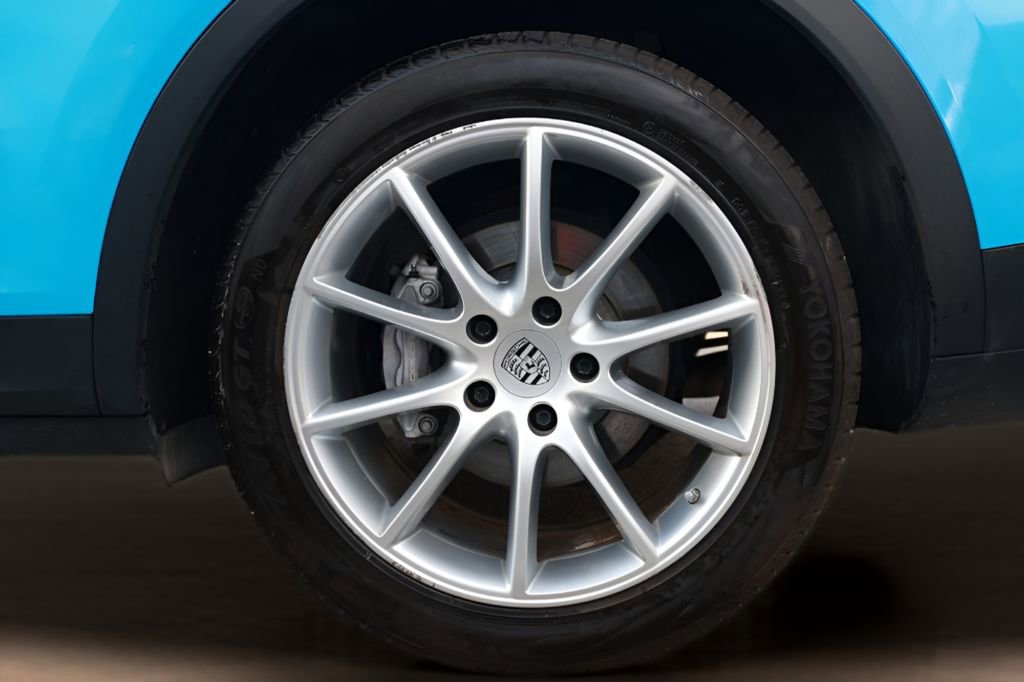 Used 2023 Porsche Cayenne image 28