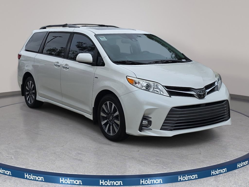 Used 2019 Toyota Sienna XLE w/ XLE Navigation Package image 4