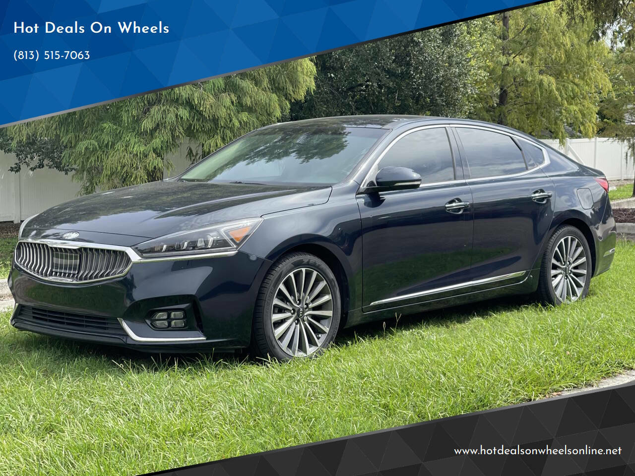 Used 2017 Kia Cadenza Technology