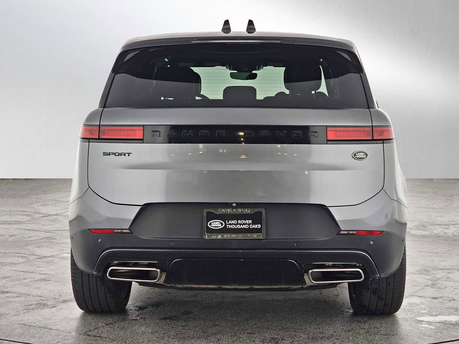 Used 2023 Land Rover Range Rover Sport SE image 4