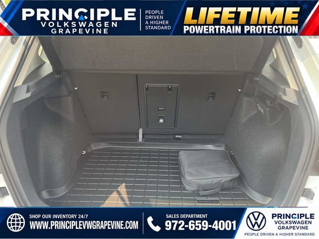 Used 2023 Volkswagen Taos SE w/ Panoramic Sunroof Package FWD image 25