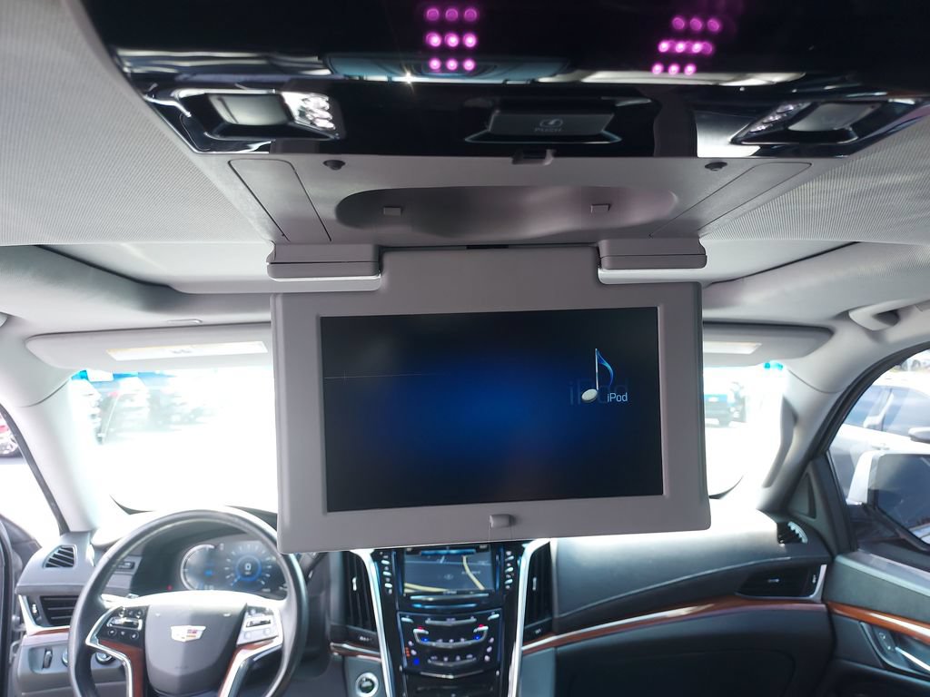 Used 2020 Cadillac Escalade ESV Luxury AWD/4WD image 25