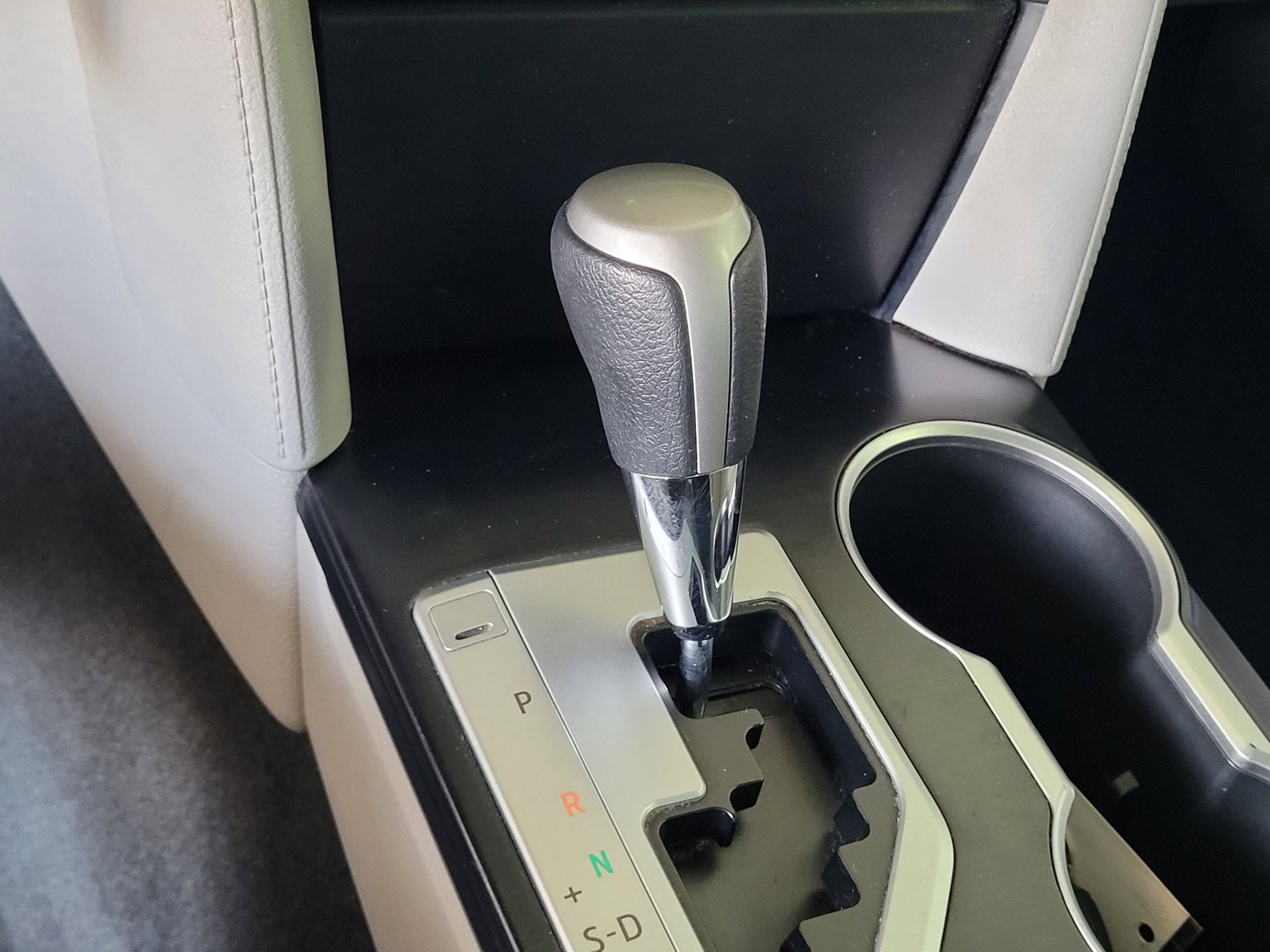 Used 2014 Toyota Camry LE FWD image 15