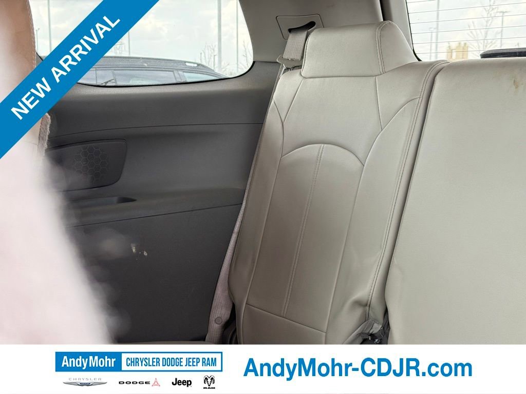 Used 2015 GMC Acadia SLT image 31