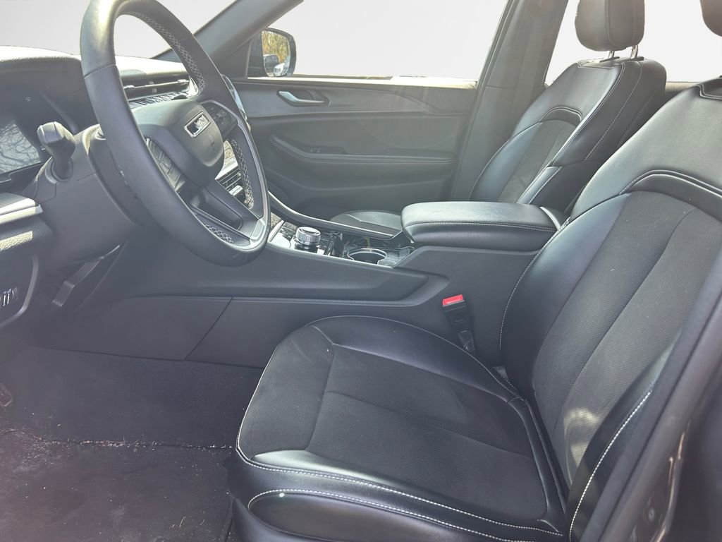 Certified 2023 Jeep Grand Cherokee Altitude image 12