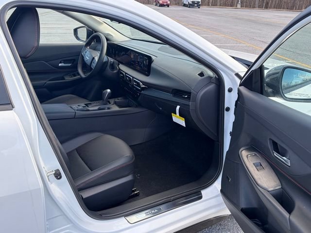 New 2026 Nissan Sentra SR w/ SR Premium Package FWD image 27