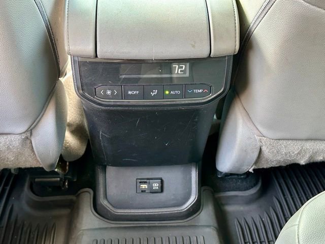 Used 2020 Toyota Highlander XLE image 19