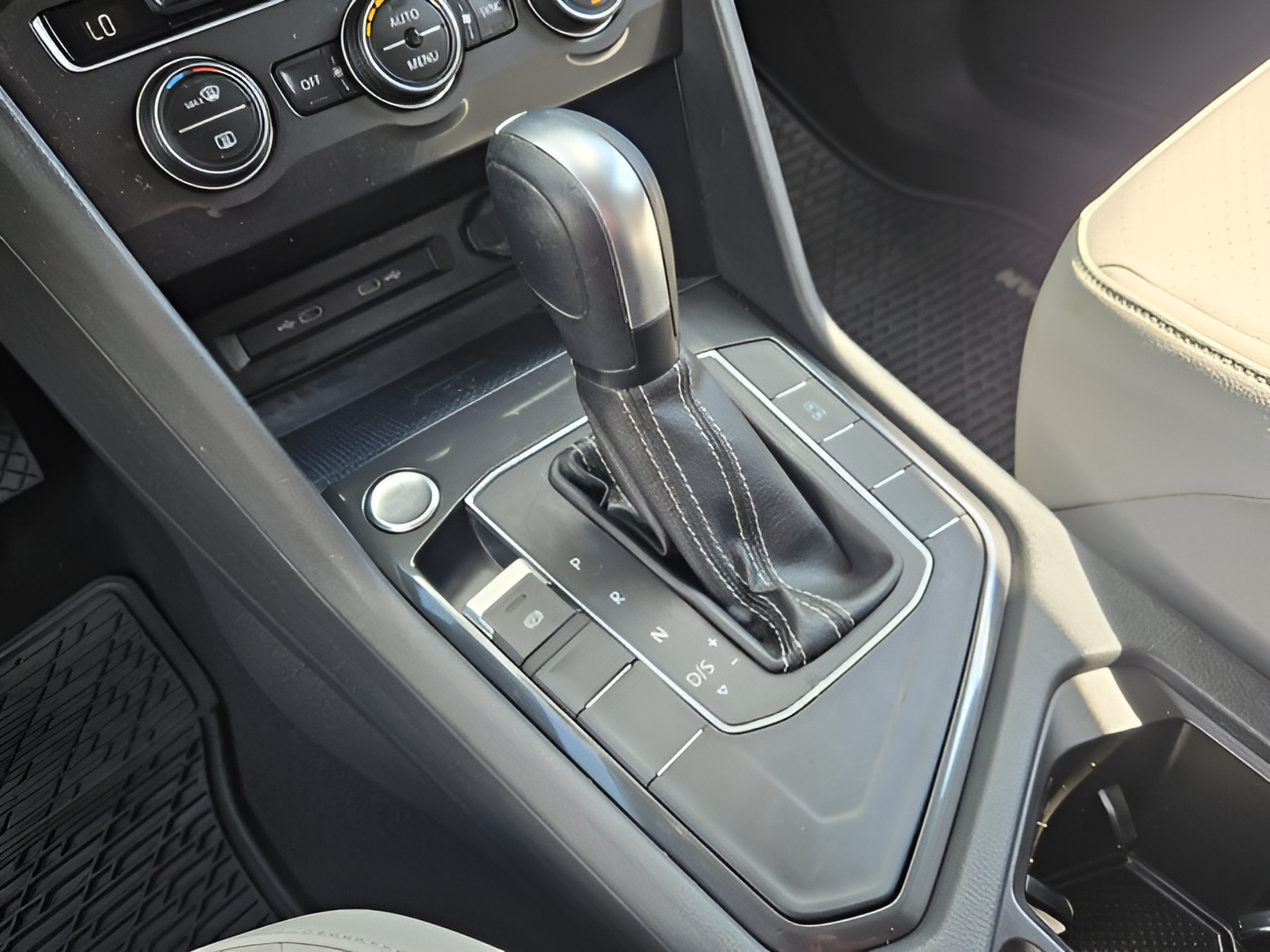 Certified 2021 Volkswagen Tiguan SE FWD image 16