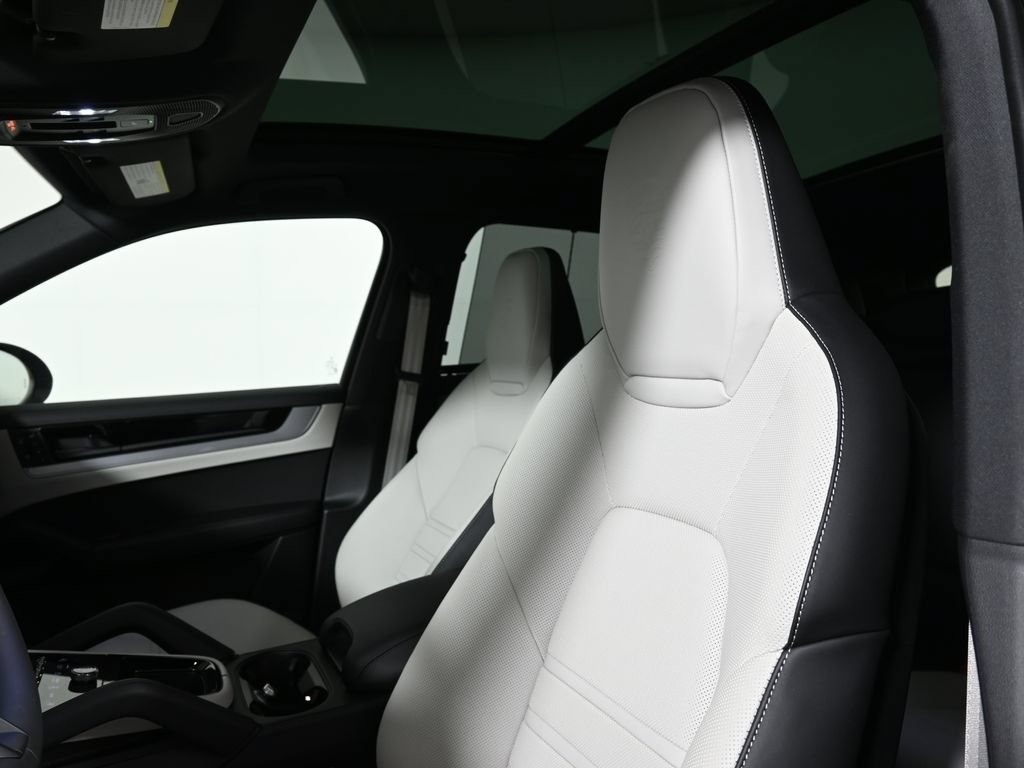 Used 2026 Porsche Cayenne E-Hybrid AWD/4WD image 15
