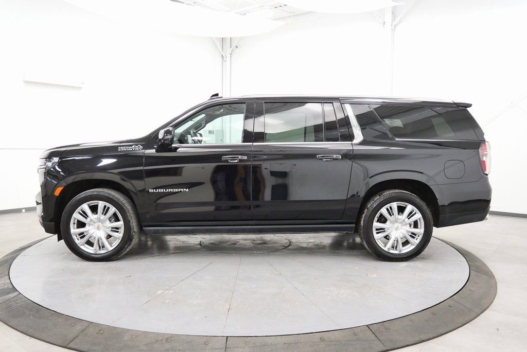 Used 2021 Chevrolet Suburban High Country w/ Premium Package image 4