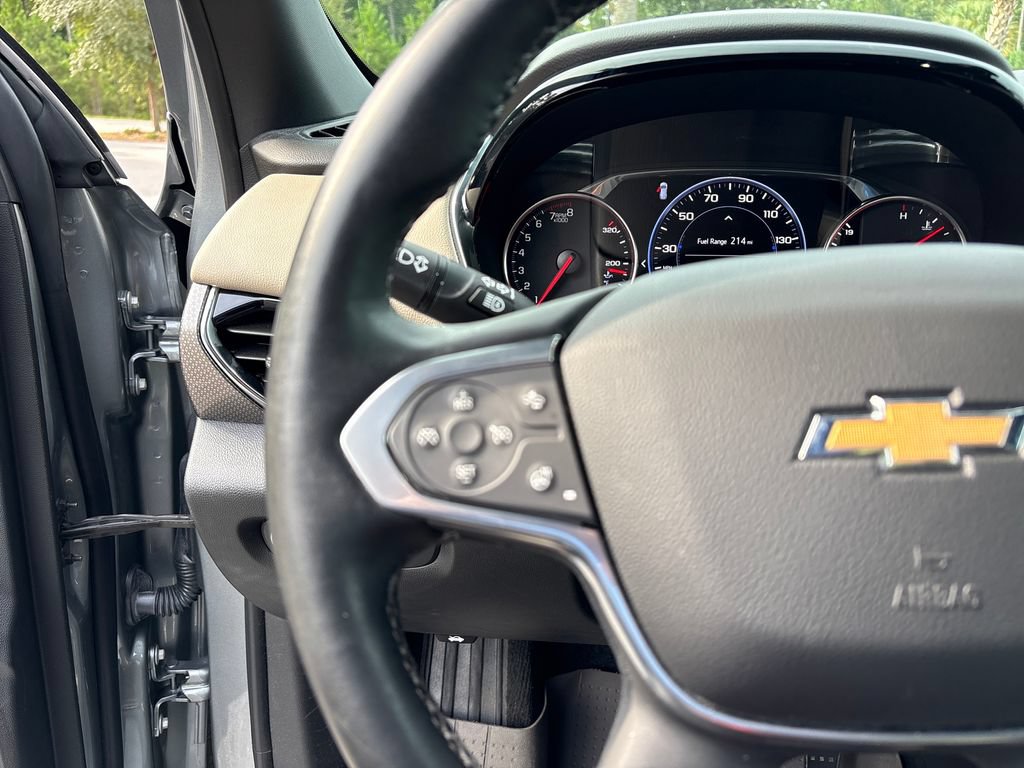 Used 2023 Chevrolet Traverse Premier FWD image 12