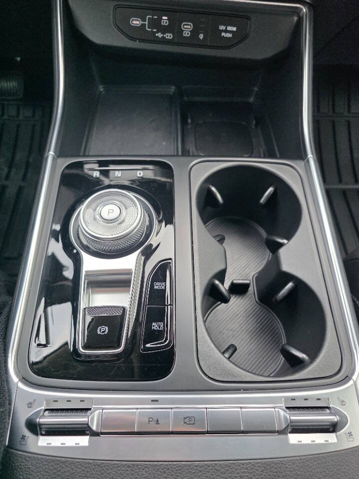 Used 2025 Kia Carnival SX w/ SX Dark Edition Package FWD image 19