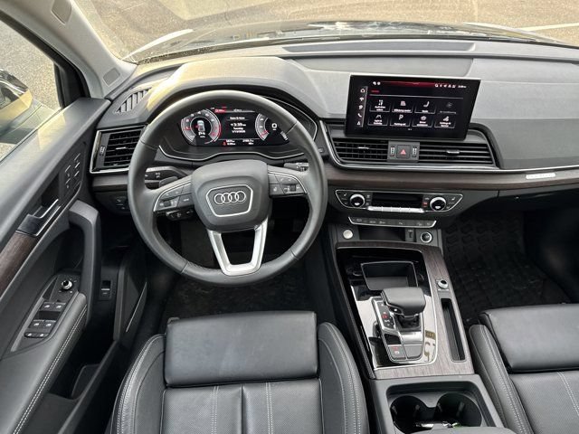 Used 2025 Audi Q5 2.0T Premium Plus w/ Premium Plus Package AWD/4WD image 12