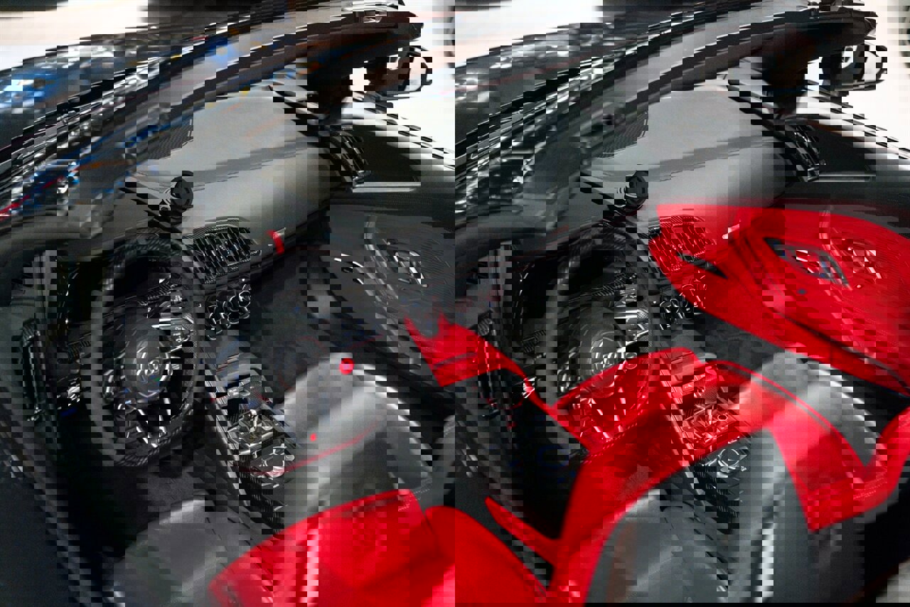 Used 2022 Audi R8 V10 w/ Carbon Exterior Package image 16