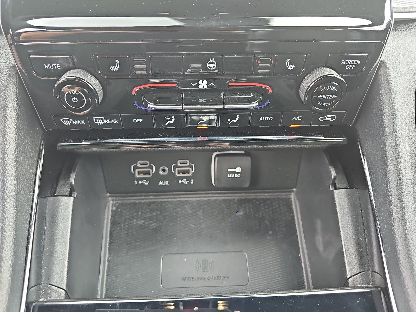 Used 2023 Jeep Grand Cherokee L Laredo RWD image 28