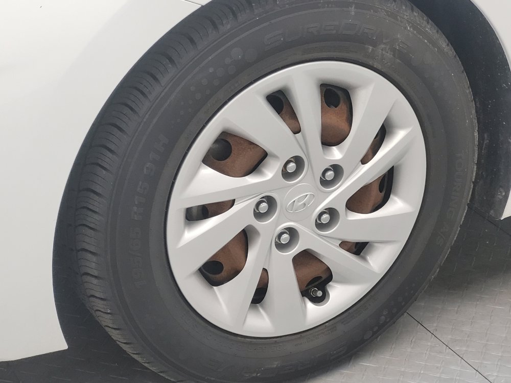 Used 2019 Hyundai Elantra SE w/ Cargo Package image 31