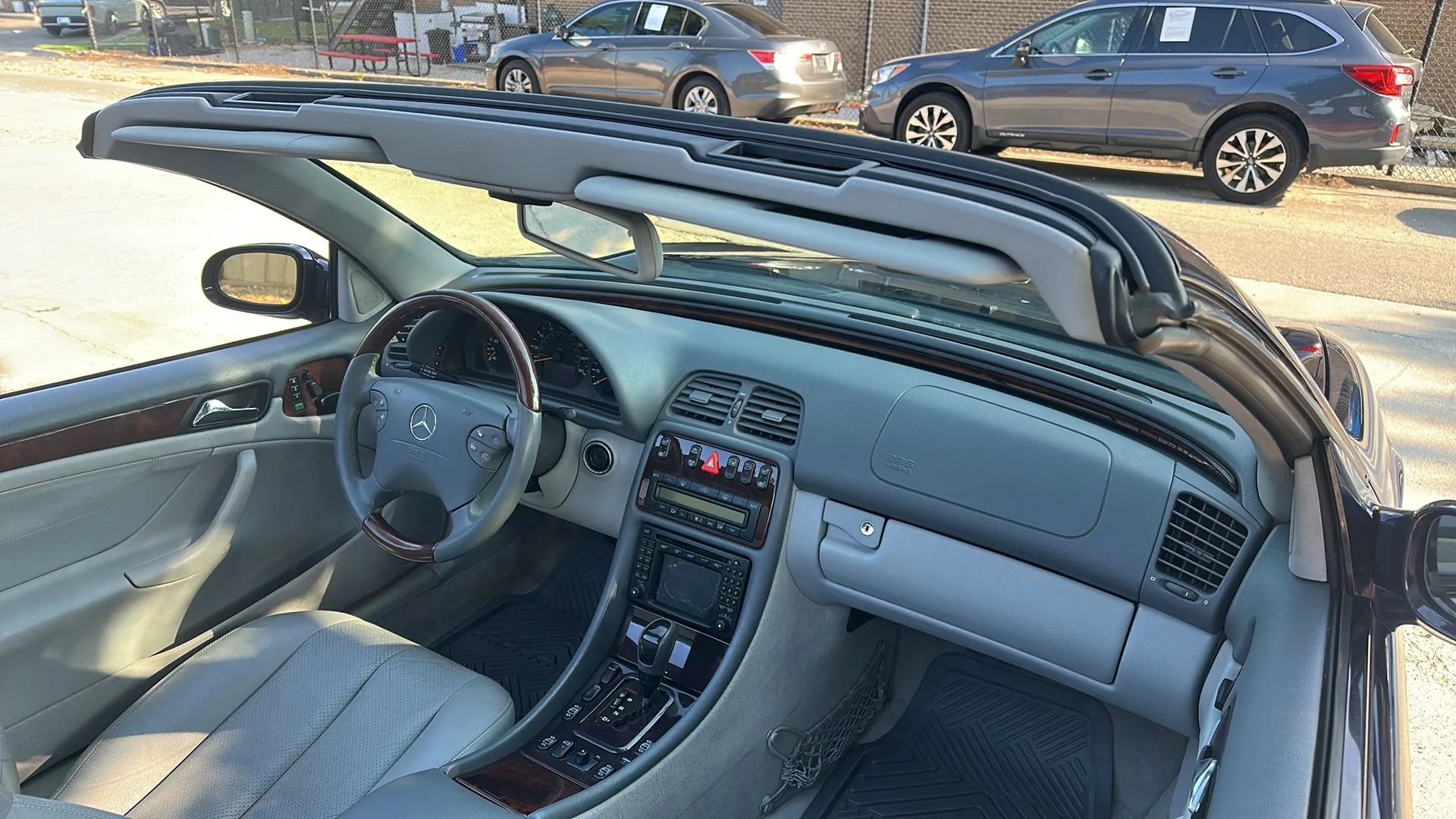 Used 2001 Mercedes-Benz CLK 320 Cabriolet w/ K2 Opt Pkg image 17