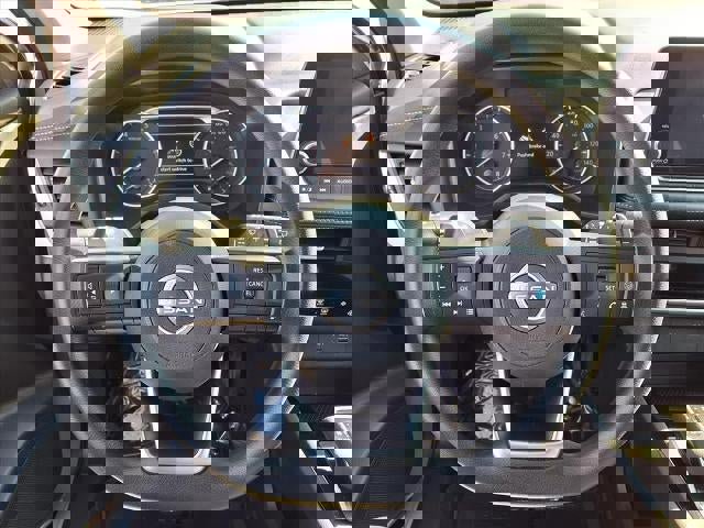 Used 2024 Nissan Rogue SV image 8