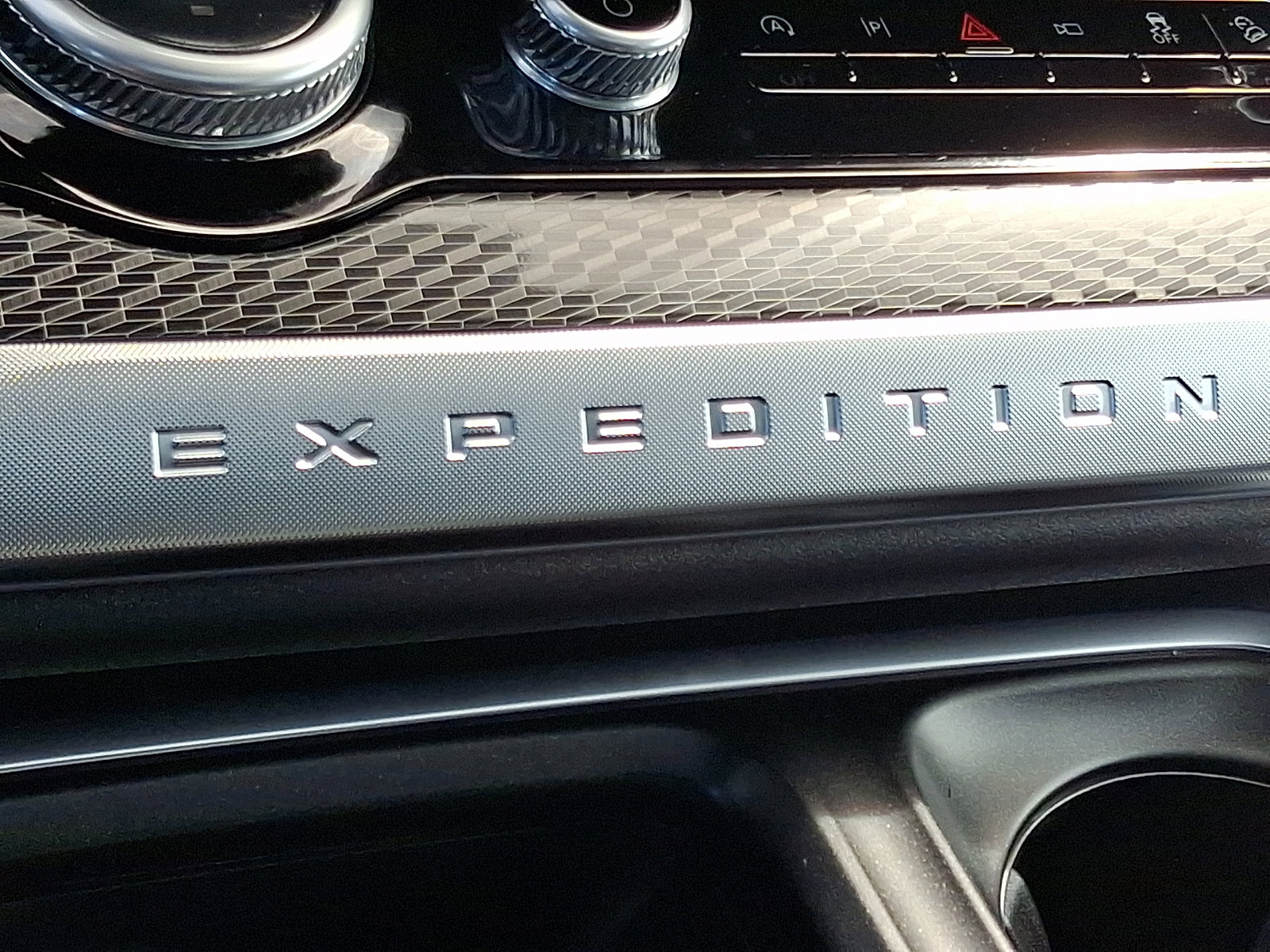 Used 2025 Ford Expedition Platinum w/ Stealth Appearance Package image 24