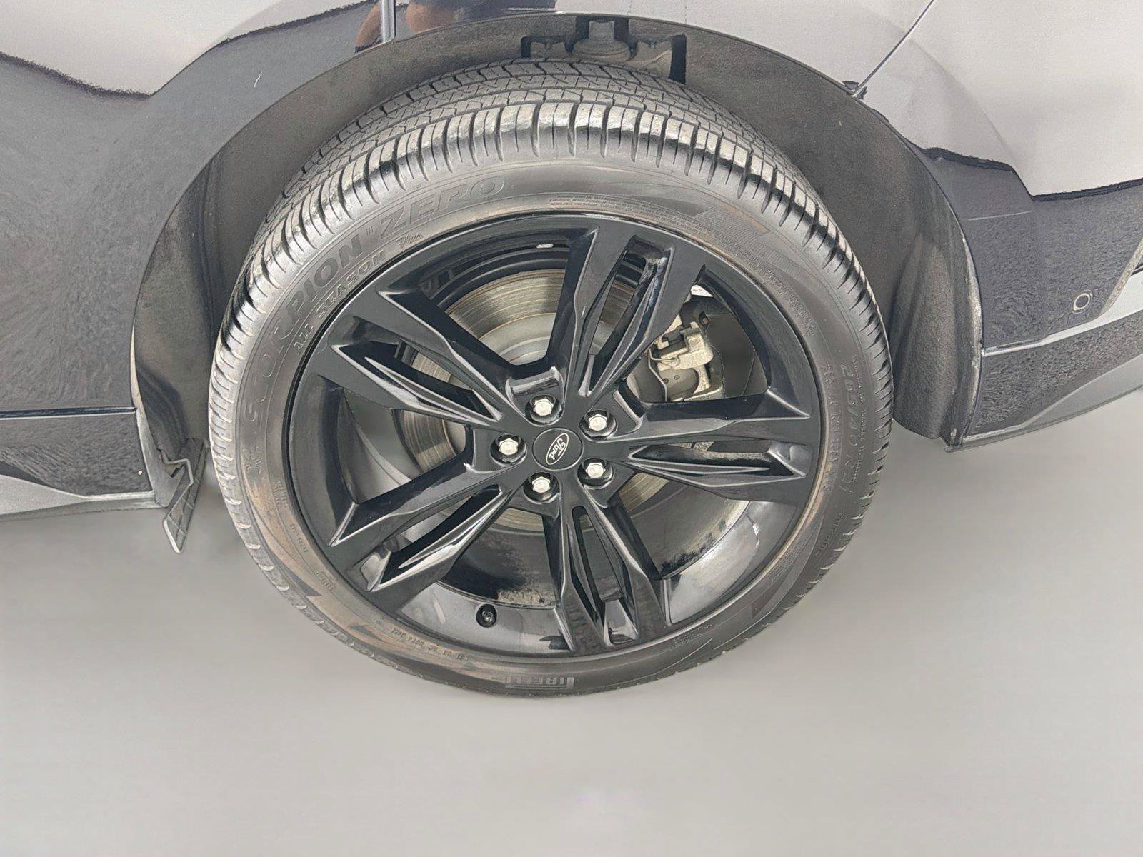 Used 2019 Ford Edge ST w/ Equipment Group 401A AWD/4WD image 12