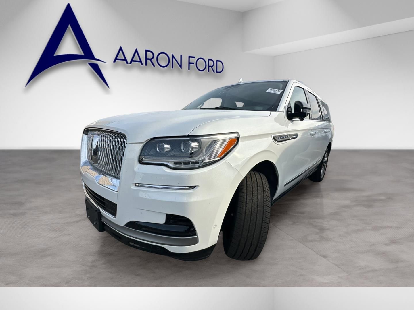 Used 2024 Lincoln Navigator L Reserve image 2