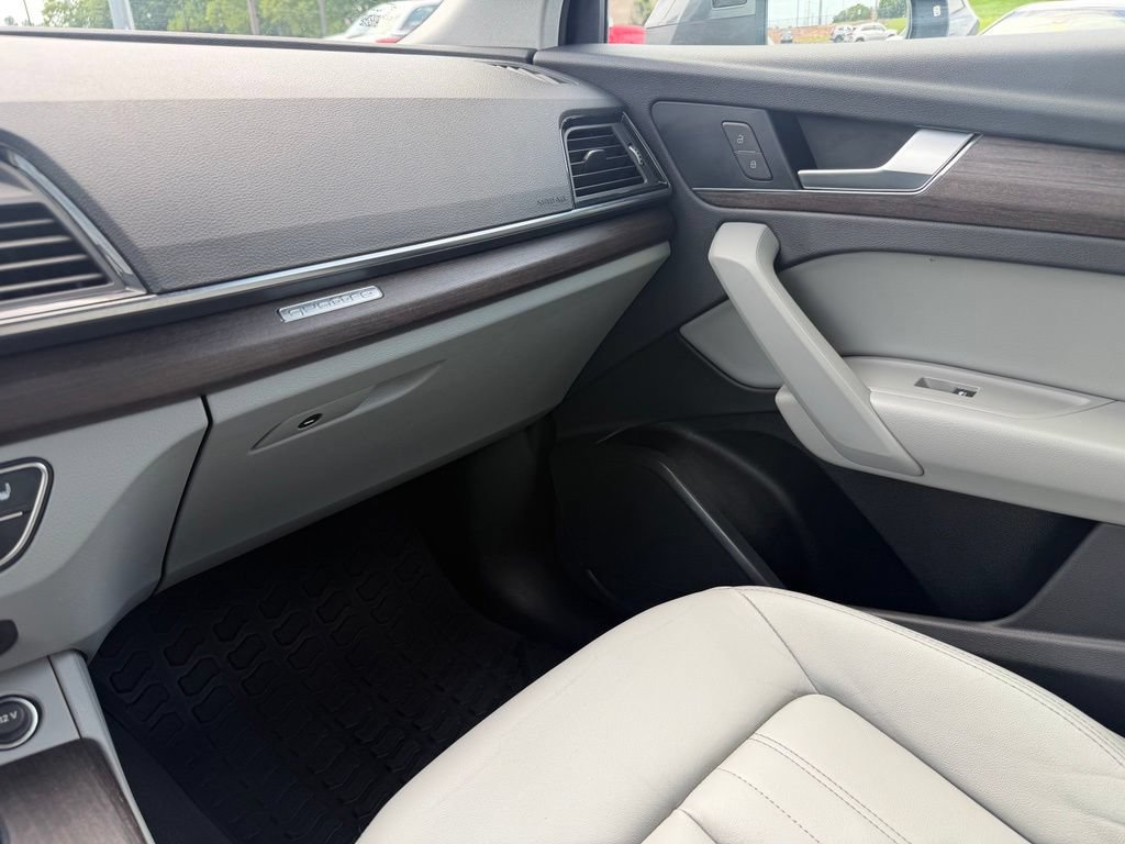 Used 2022 Audi Q5 2.0T Premium w/ Convenience Package AWD/4WD image 22