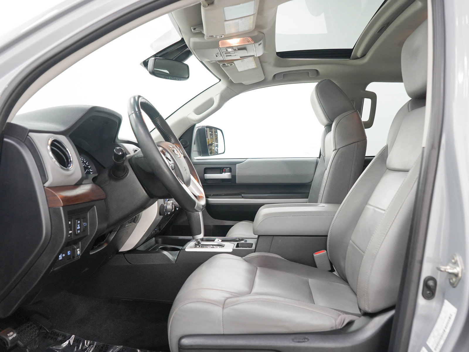 Used 2021 Toyota Tundra Limited w/ Limited Premium Package AWD/4WD image 22