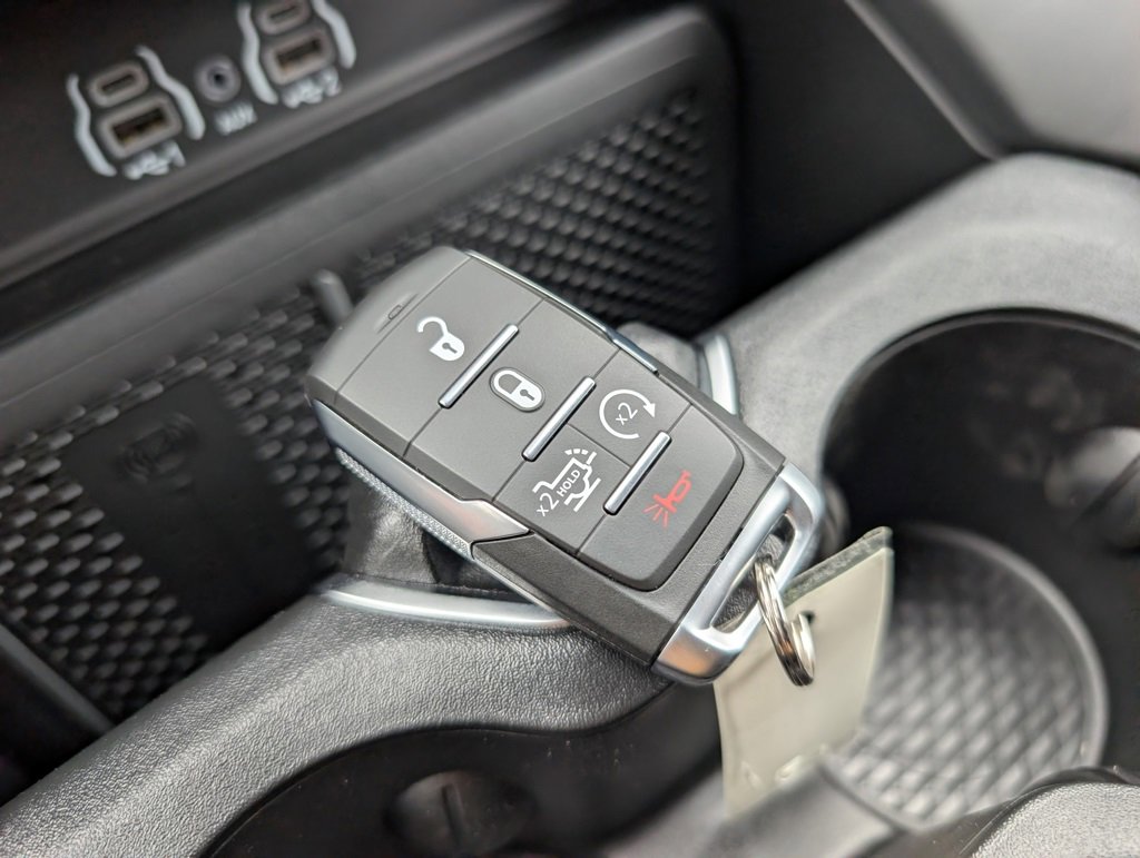 New 2026 RAM 1500 4x4 Crew Cab image 19