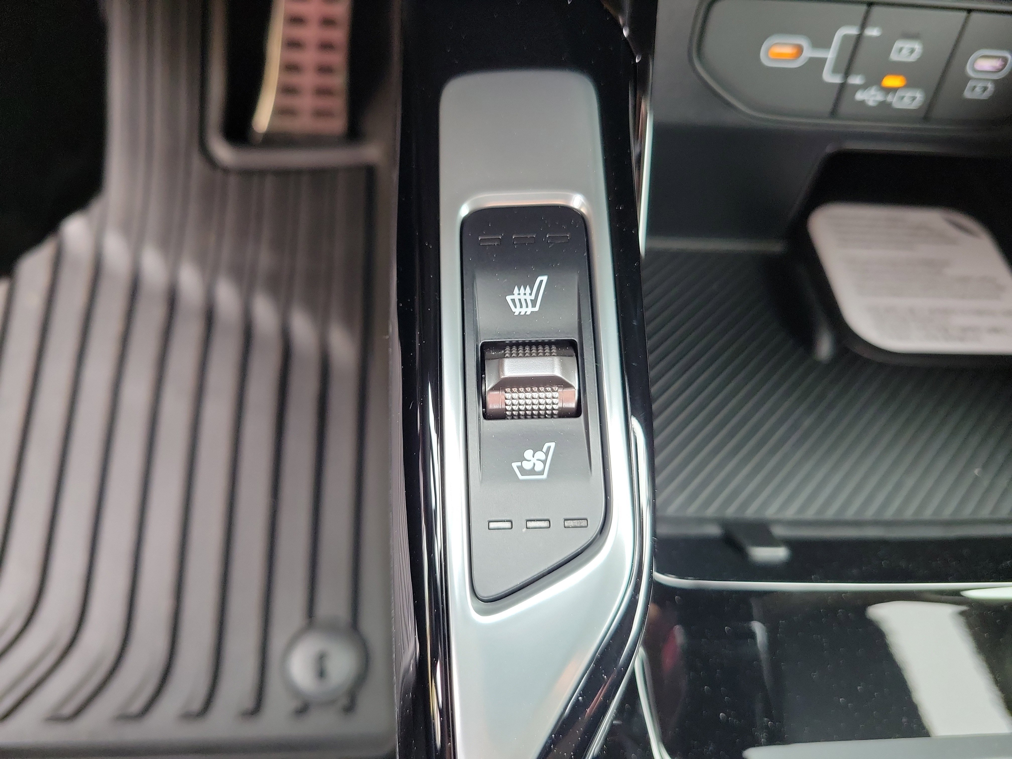 New 2026 Kia Sorento SX FWD image 13