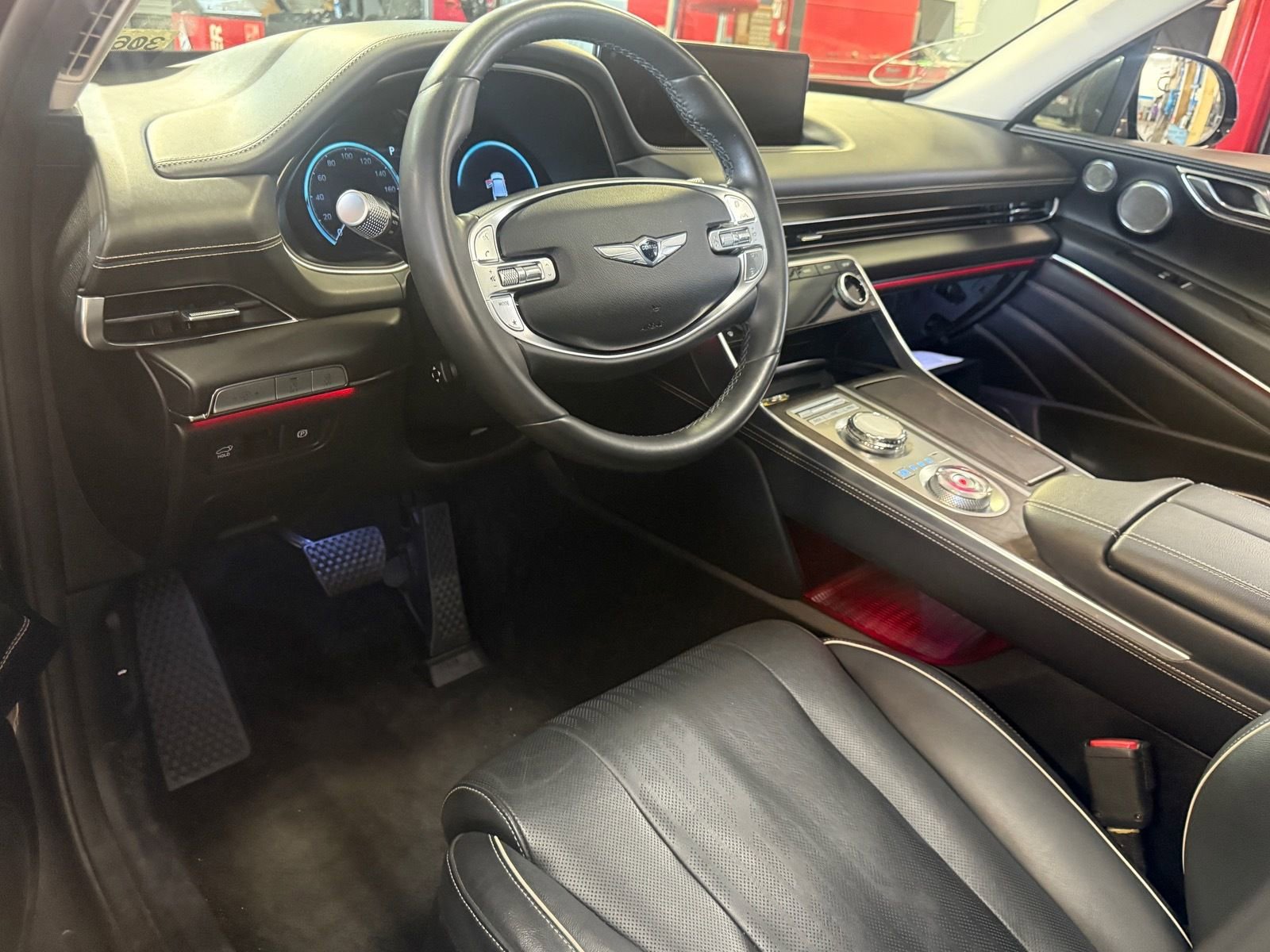 Used 2023 Genesis GV80 2.5T w/ Prestige 20" Package image 9