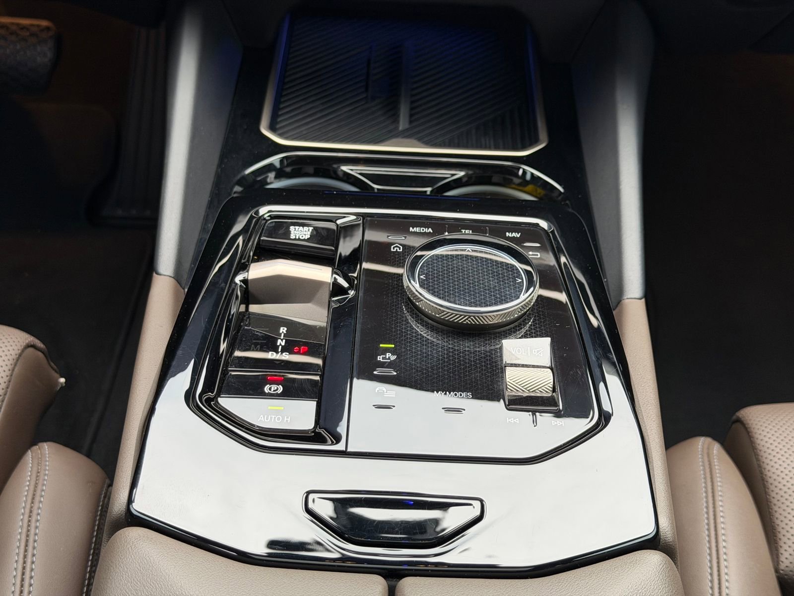 Certified 2024 BMW 530i w/ Premium Package image 21