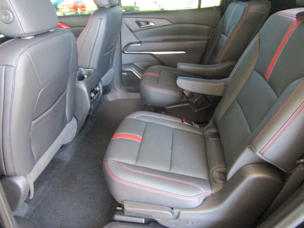 Used 2024 Chevrolet Traverse RS image 13