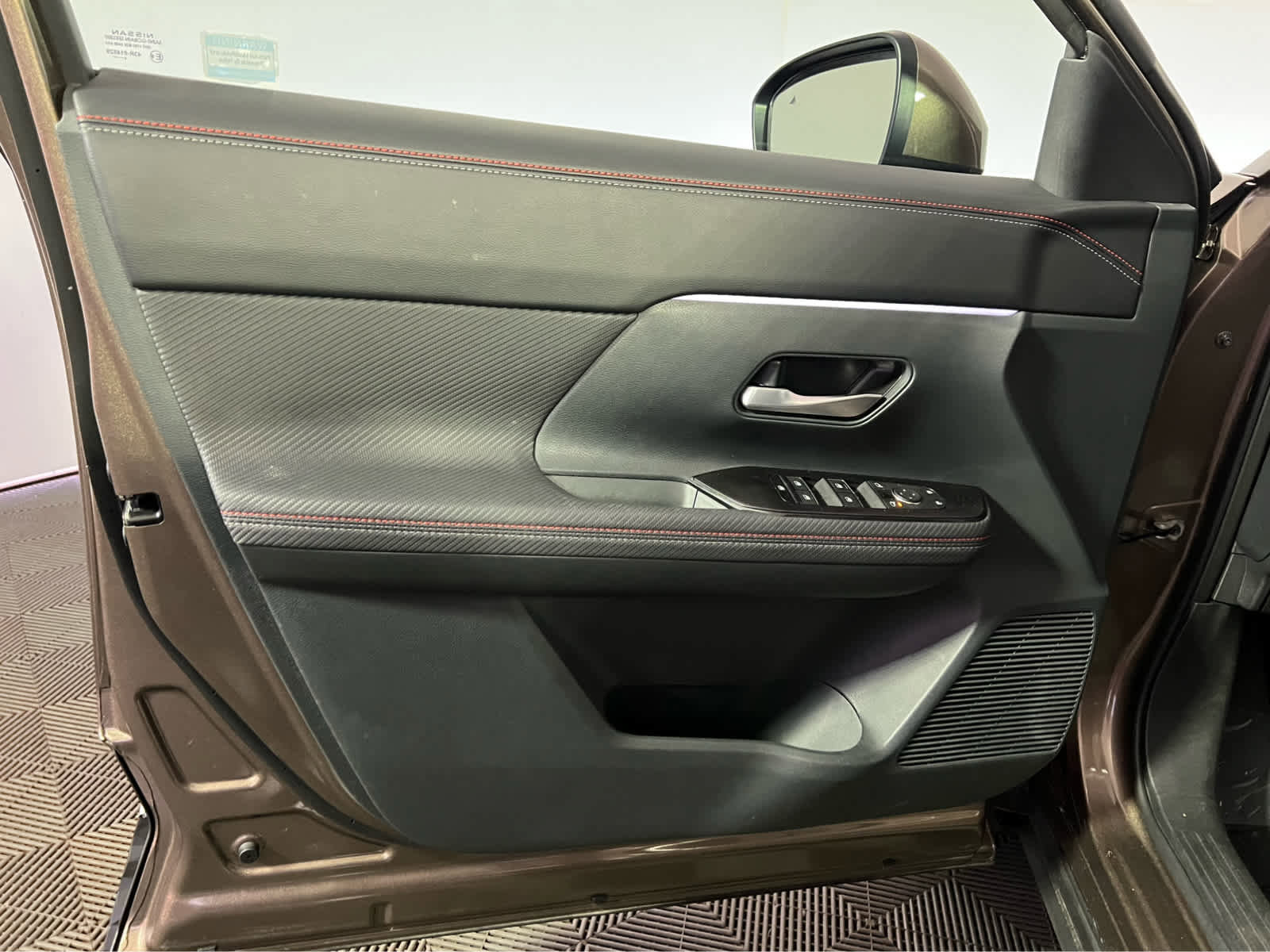 Used 2025 Nissan Kicks SR image 22