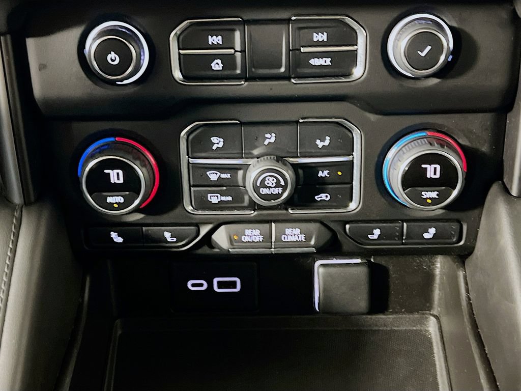Used 2023 Chevrolet Tahoe LT AWD/4WD image 16