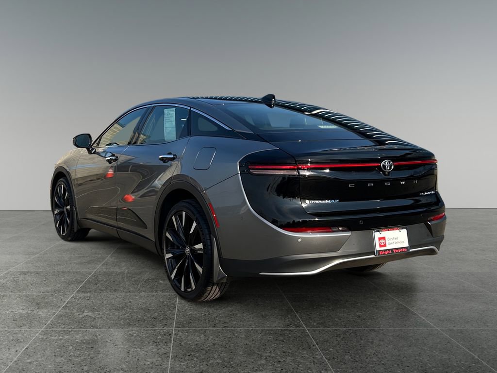 Used 2025 Toyota Crown Platinum image 5