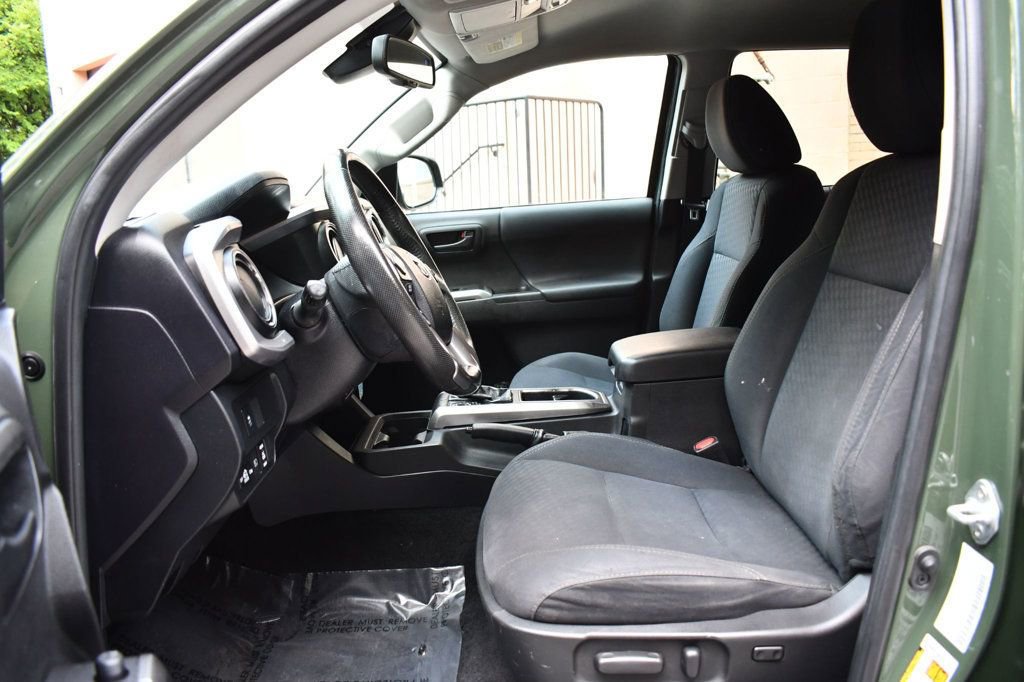 Used 2021 Toyota Tacoma SR5 w/ Trail Edition image 36