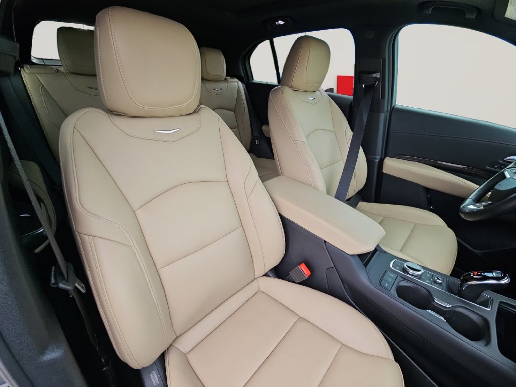 Certified 2024 Cadillac XT4 Premium Luxury FWD image 16