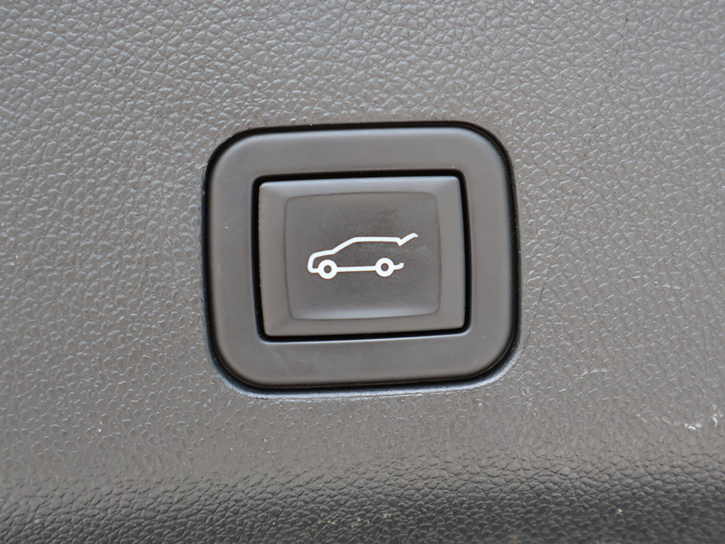 Used 2024 Chevrolet Suburban LT AWD/4WD image 57