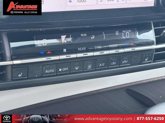 Used 2021 Toyota Sienna XLE AWD/4WD image 34
