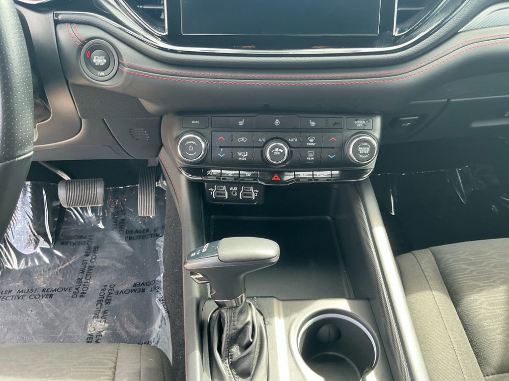Used 2025 Dodge Durango GT image 11