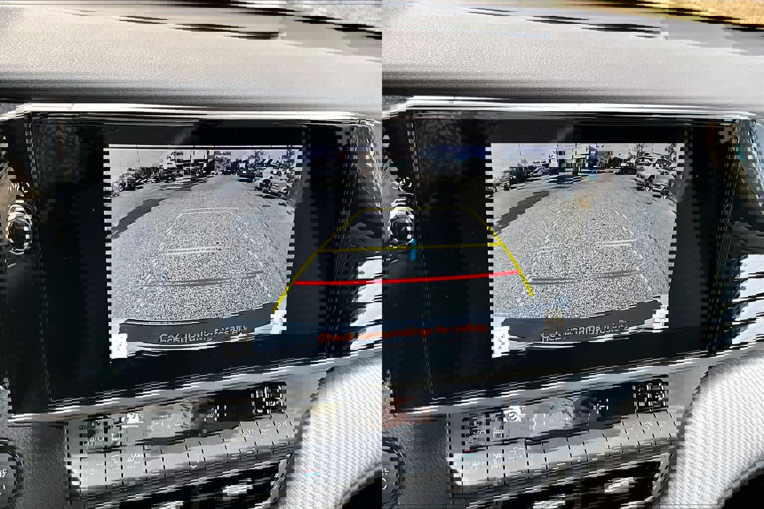 Used 2025 Toyota Camry SE image 26