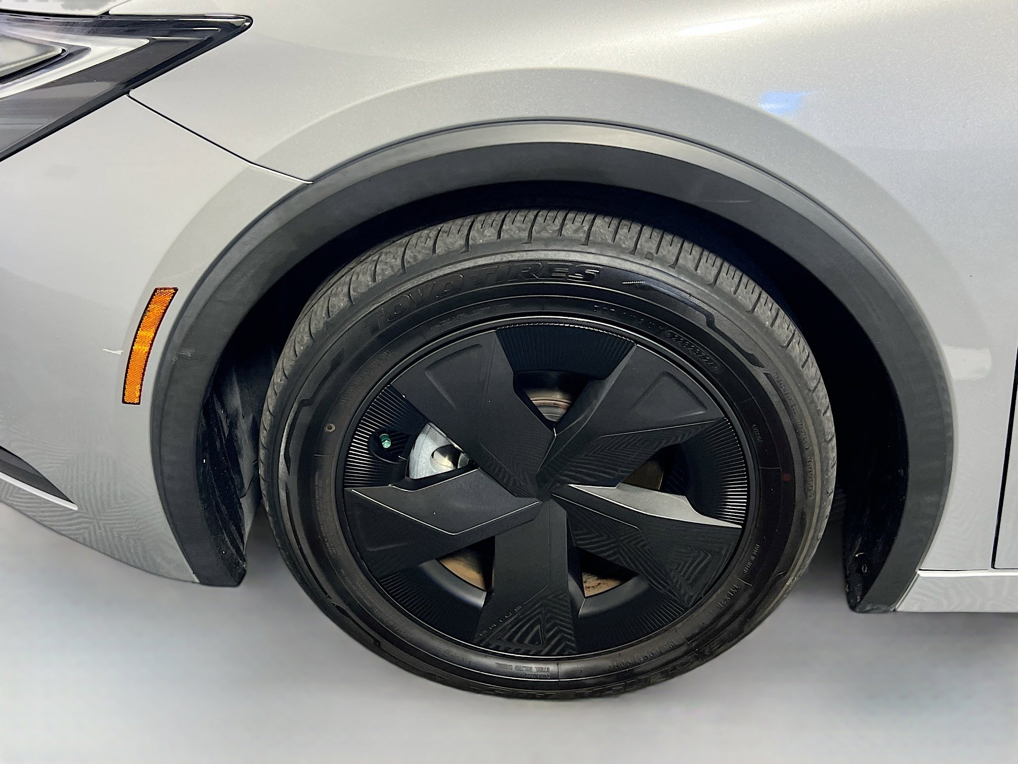 Used 2023 Toyota Prius LE FWD image 13