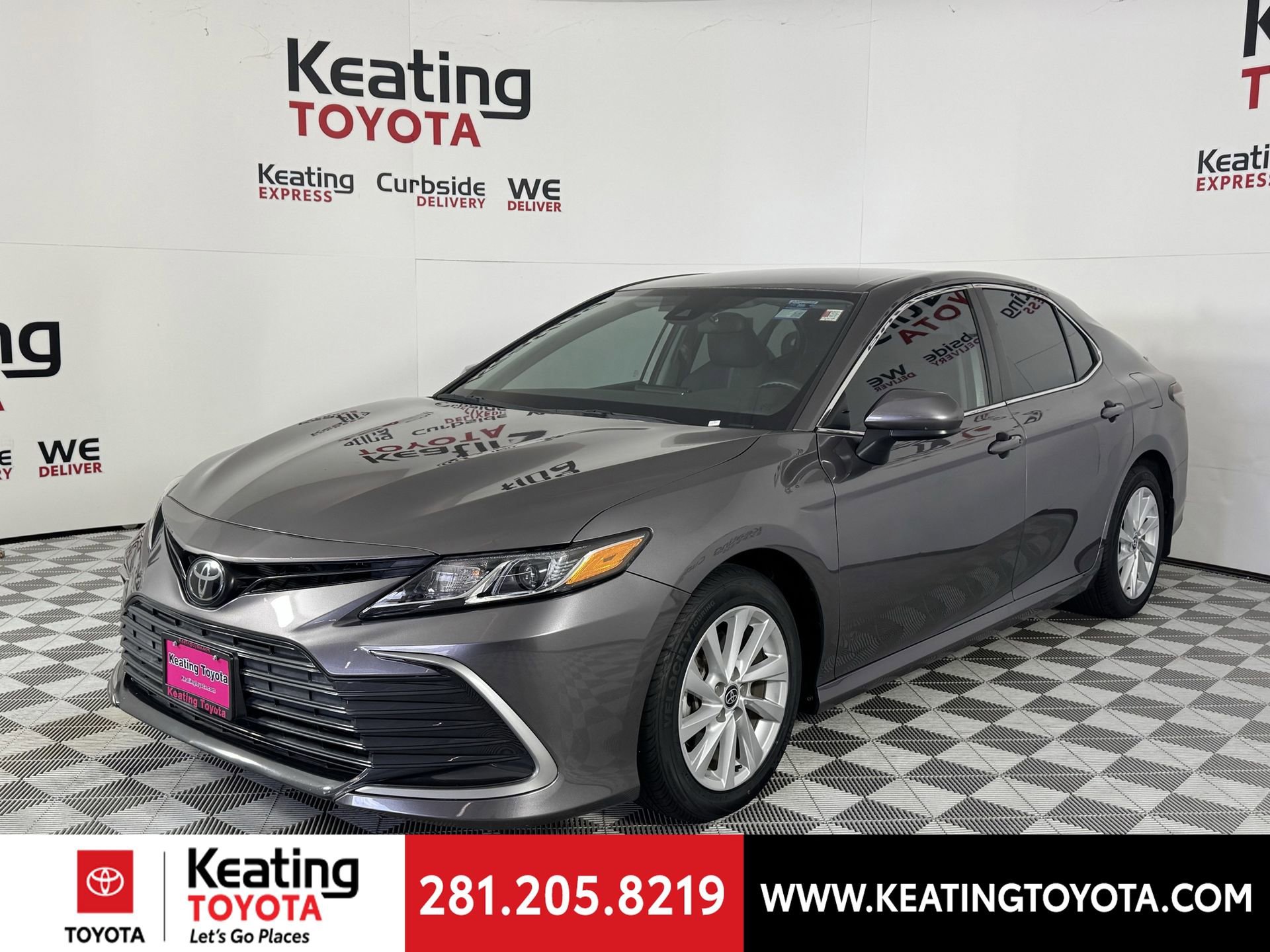 Used 2022 Toyota Camry LE image 9