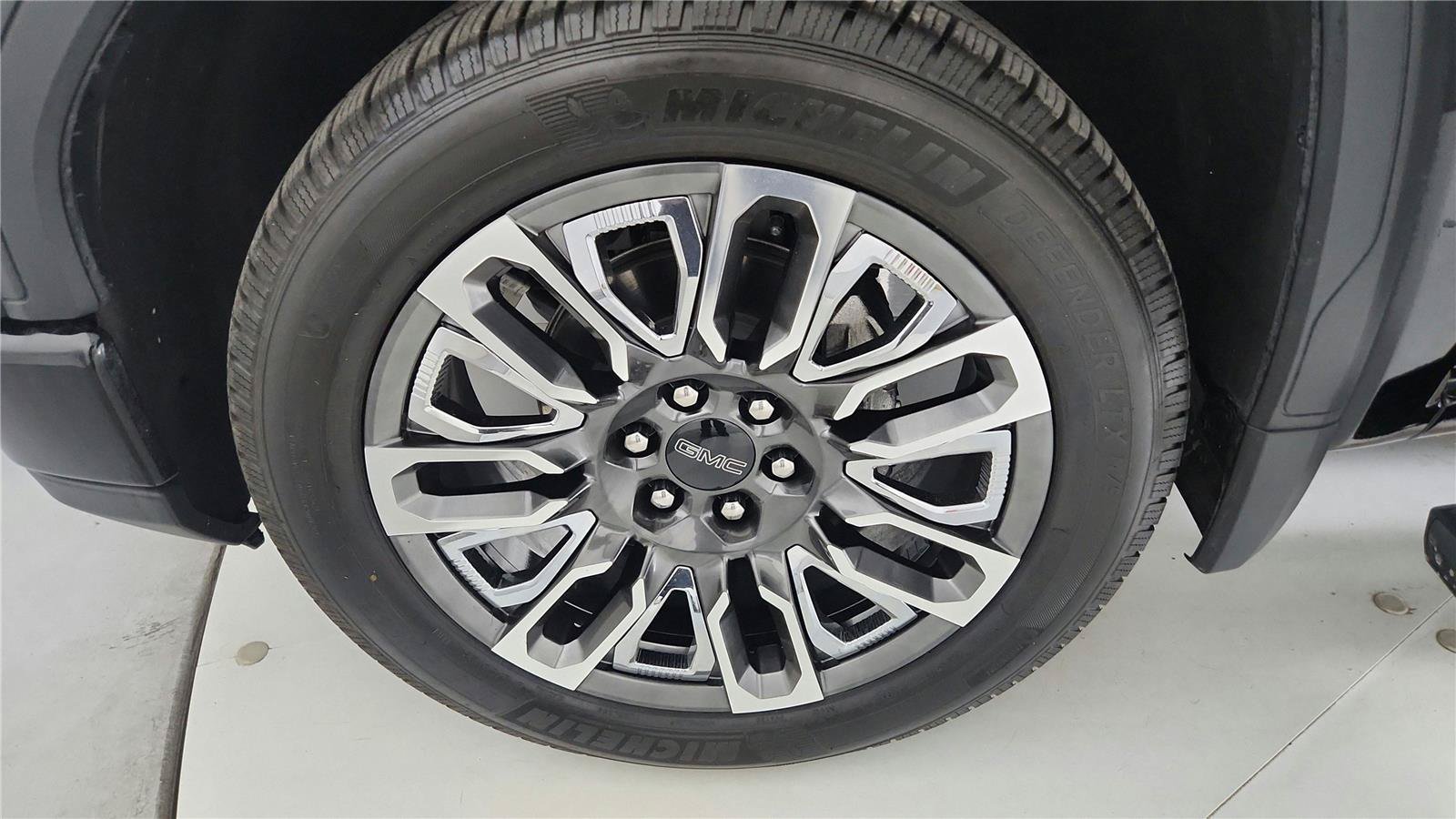 Used 2023 GMC Sierra 1500 Denali Ultimate AWD/4WD image 36