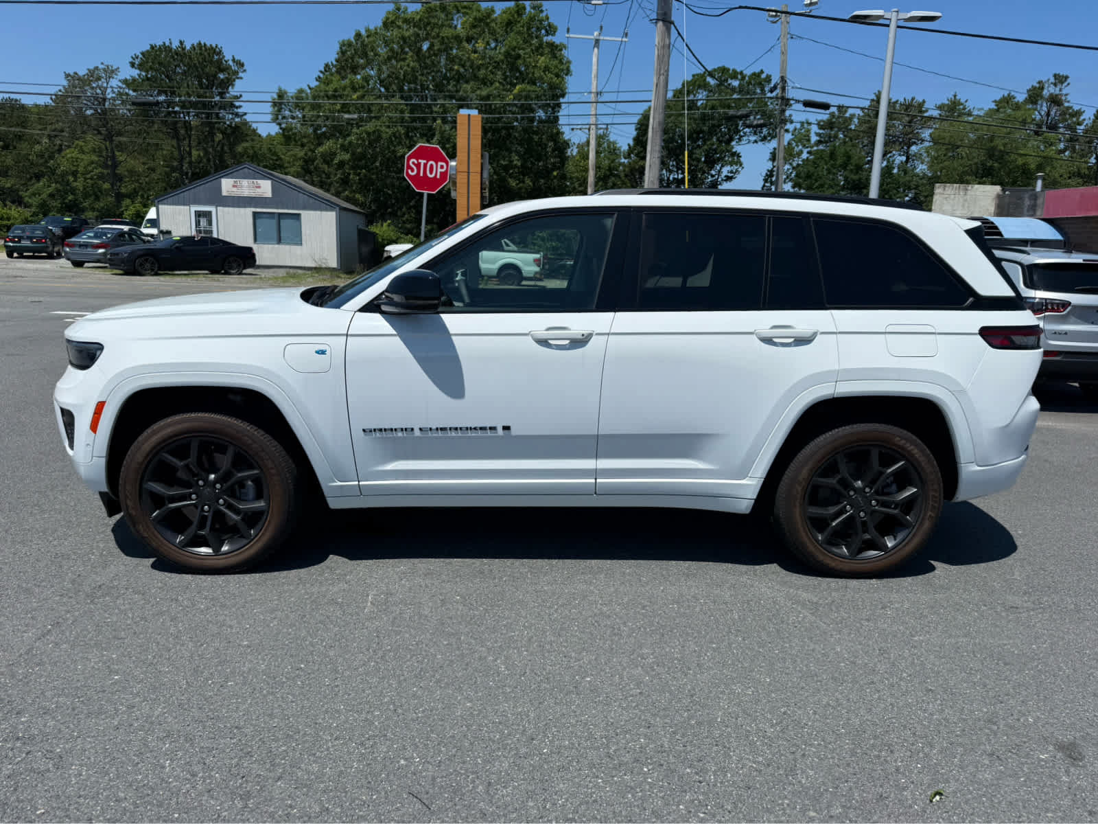 Used 2023 Jeep Grand Cherokee 30th Anniversary AWD/4WD image 5