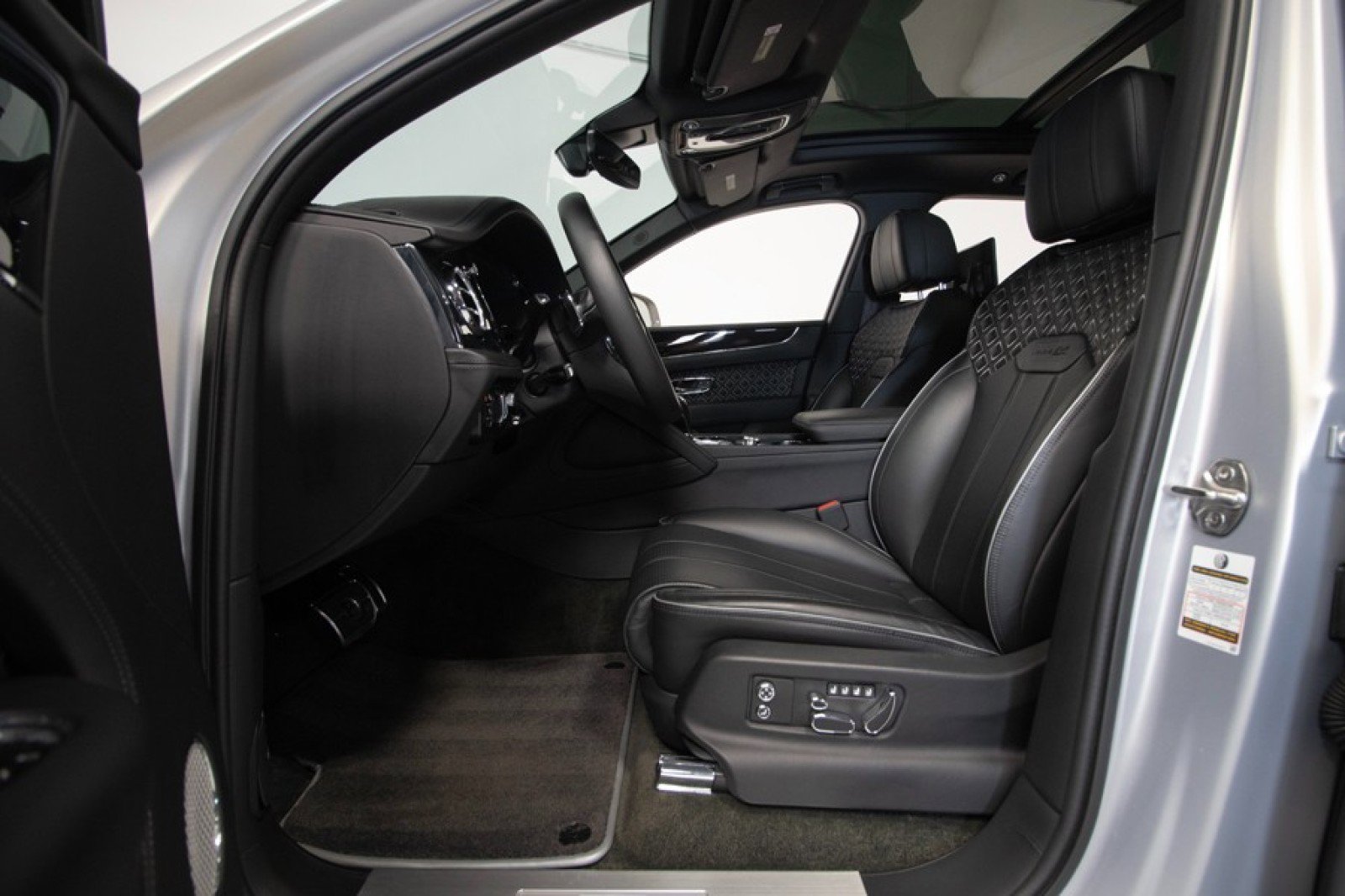 Used 2023 Bentley Bentayga Speed image 33