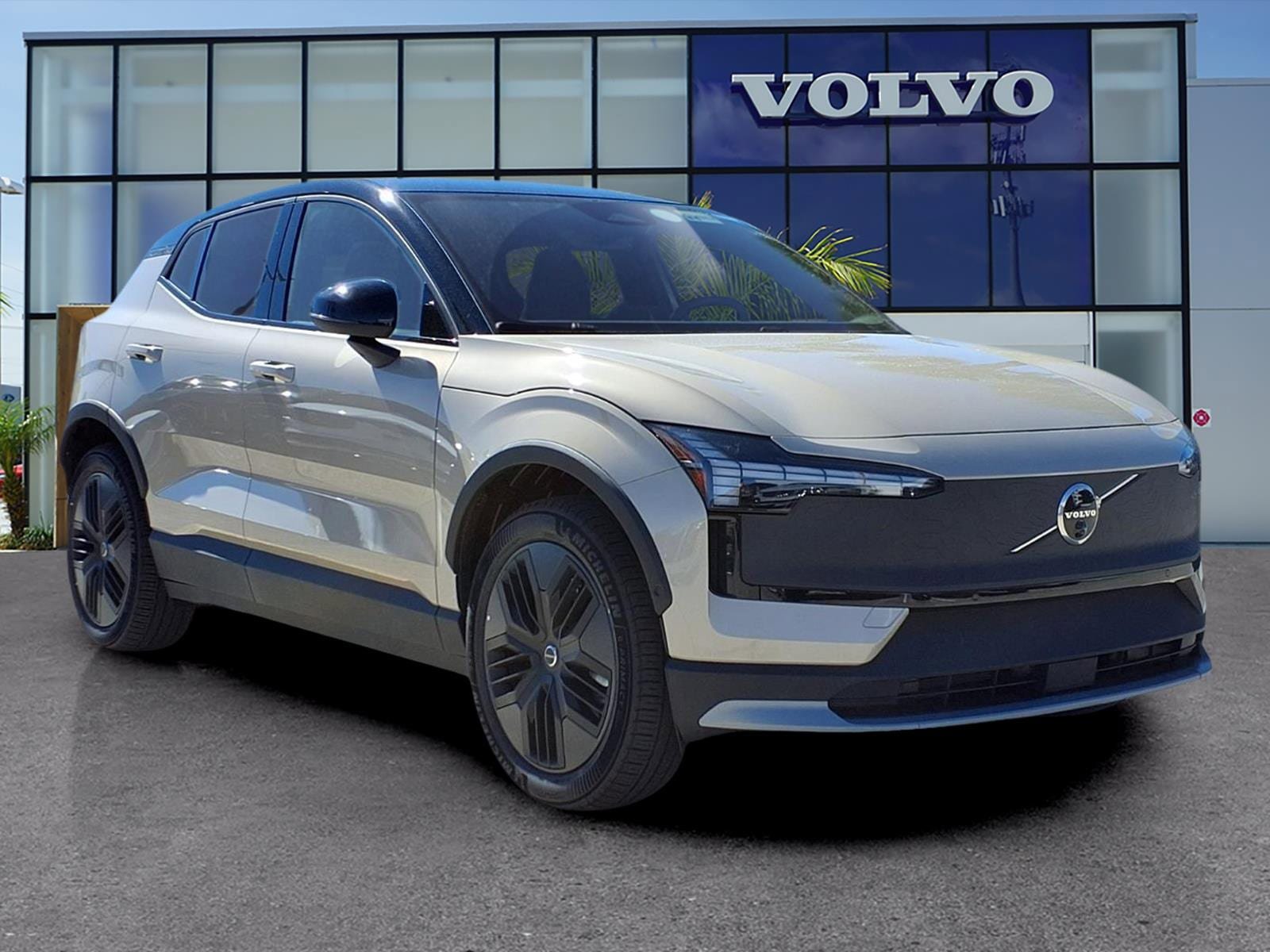 New 2026 Volvo EX30 Cross Country Ultra image 1
