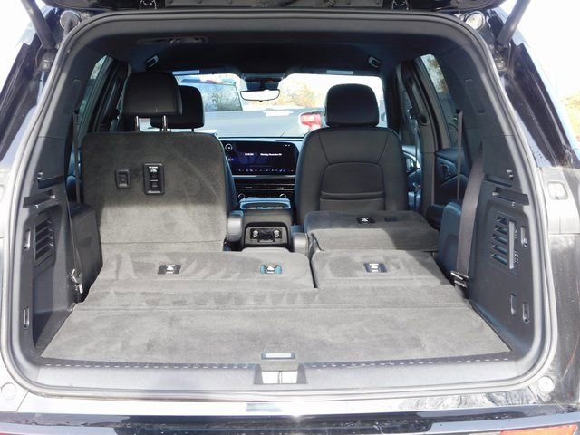 Used 2025 Chevrolet Traverse High Country w/ LPO, Floor Liner Package image 28