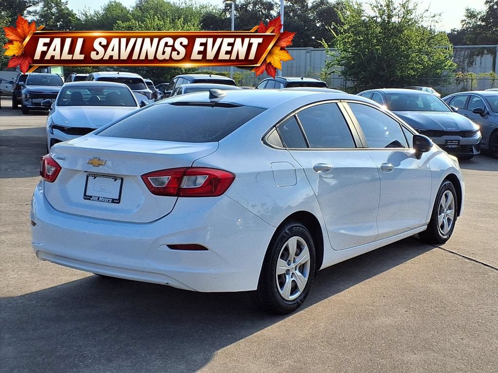 Used 2017 Chevrolet Cruze LS FWD image 4
